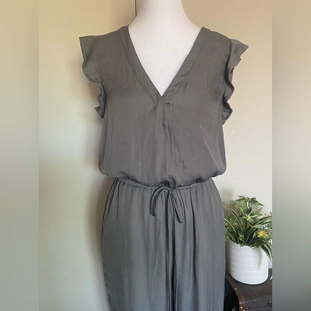 Mustard Seed Light Gray Ruffle Jumpsuit‎ - Picture 4 of 16